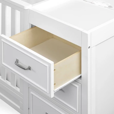 DaVinci Charlie 4-in-1 Convertible Crib & Changer - Image 6